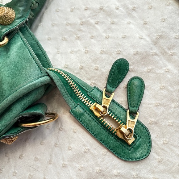 🥀 Authentic BALENCIAGA Chevre Giant 21 Gold Hardware City tote in Vert Gazon 🥀 - Picture 9 of 16